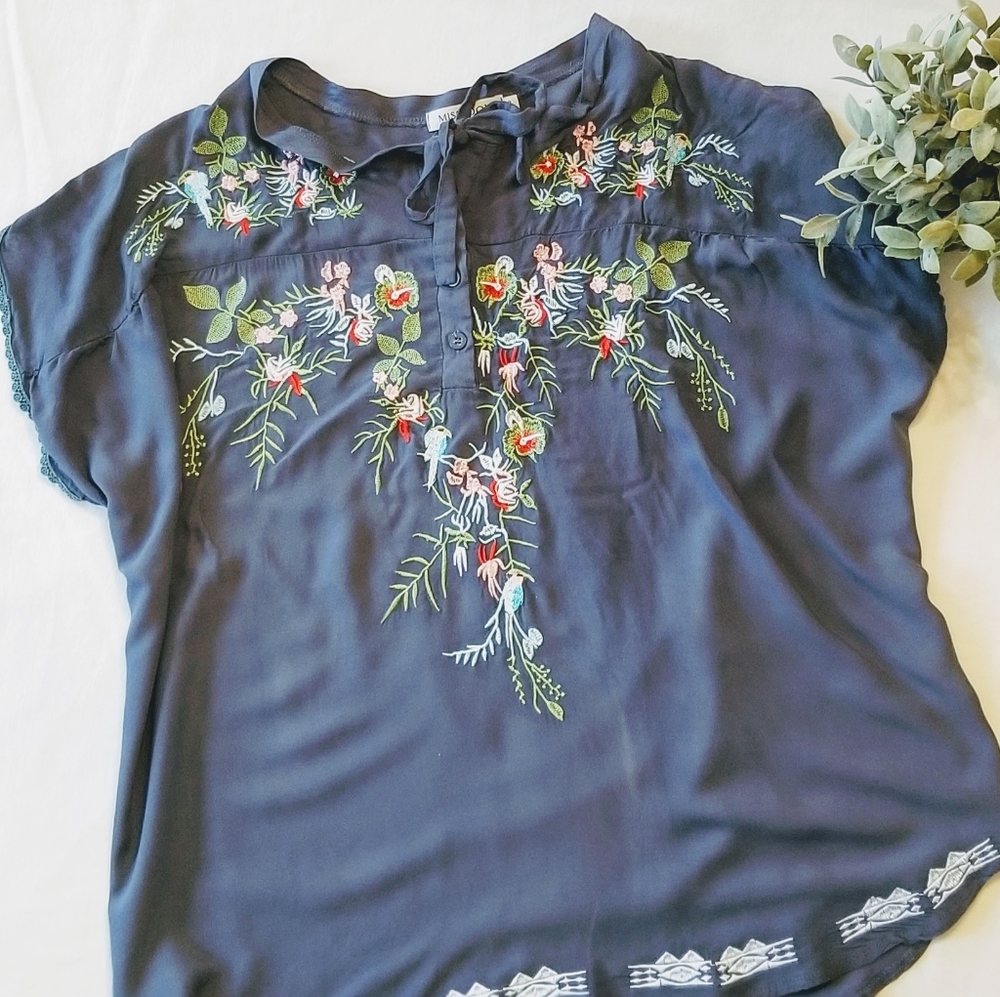 MISSLOOK embroidered top